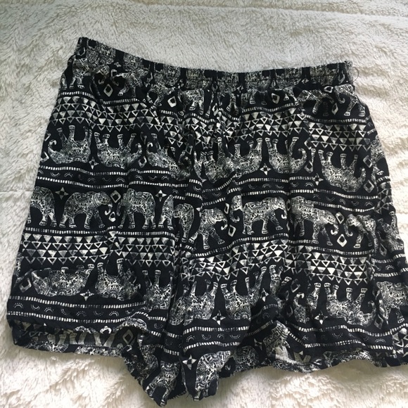 Mudd elephant shorts - Picture 3 of 3